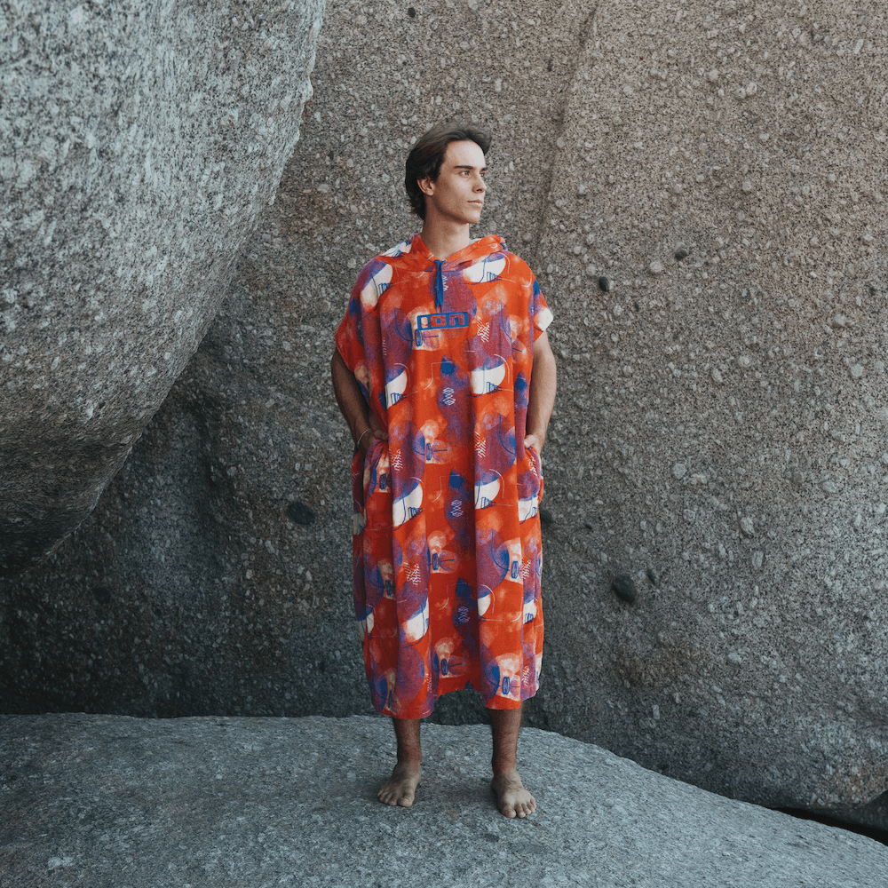 ION SURF PONCHO CORE LUMEN RED - Image 3