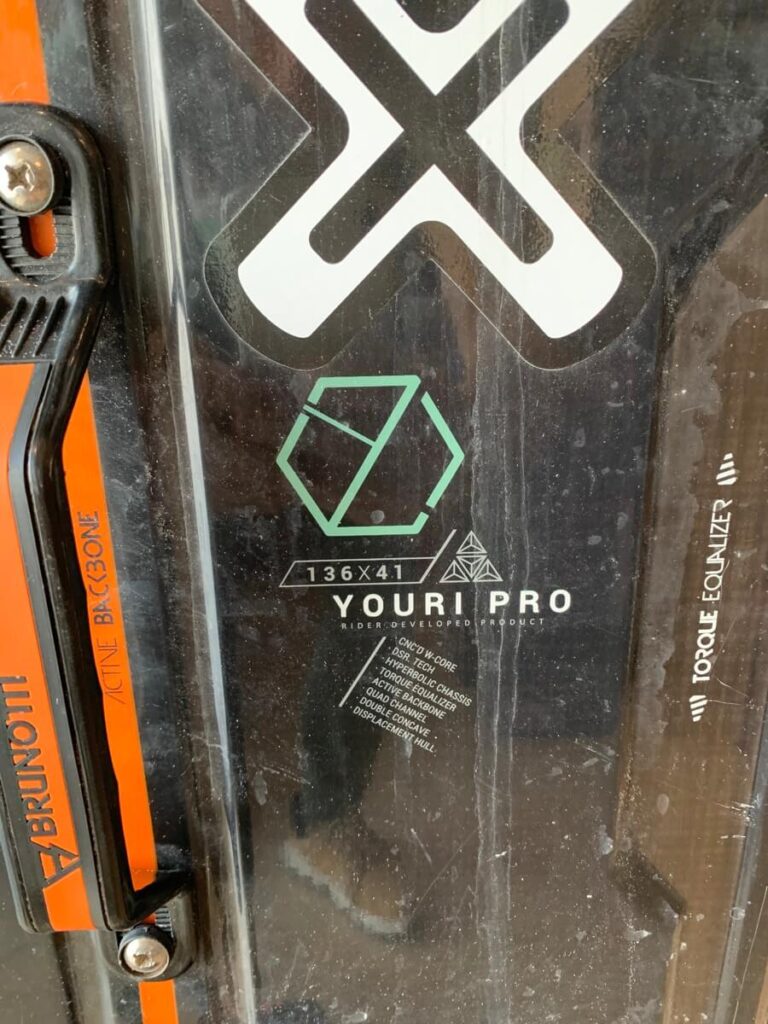 2019 Brunotti Youri Zoon pro 136cm lohesurfi twintip laud kasutatud suurus