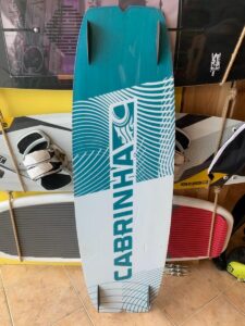 2019 Cabrinha Spectrum 140cm lohesurfi twintip laud kasutatud põhi
